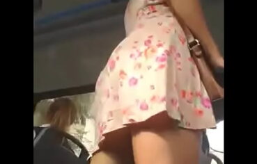 Toucher dans un bus